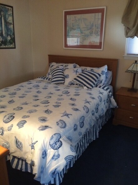 rear bedroom - 334 40th St S