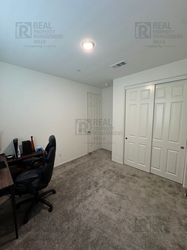 Building Photo - Beautiful 3 Bed, 2 Bath Single-Story Home in McSweeny Farms with Open-Concept Living