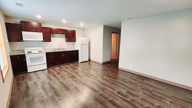Primary Photo - 131 S Franklin Ave
