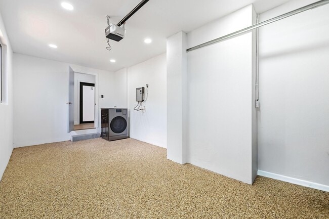 Building Photo - 751 NE 80th St