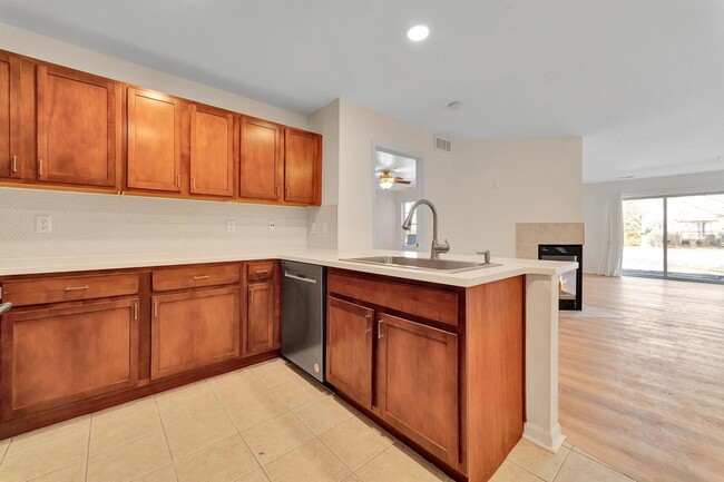 Building Photo - 352 Brookfield Dr