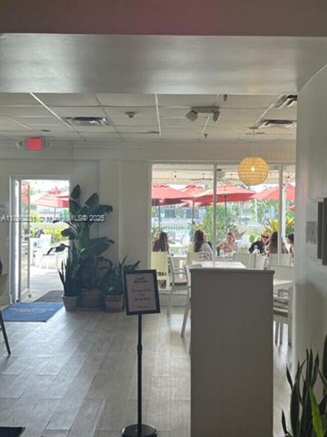 Building Photo - 5600 Collins Ave