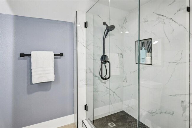 Building Photo - 1504 Hardin Ave