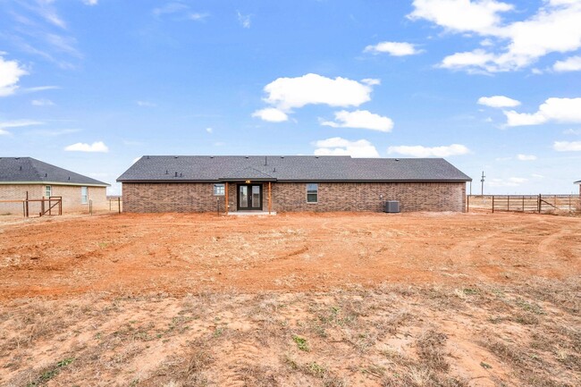 Building Photo - Country Living In Idalou ISD!