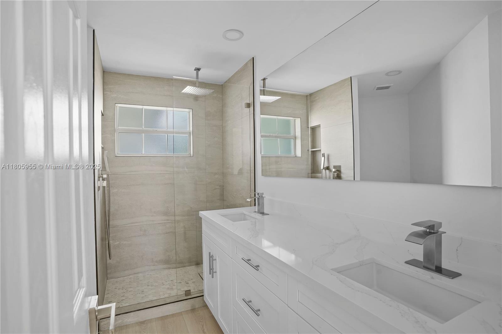 Building Photo - 9354 Arborwood Cir