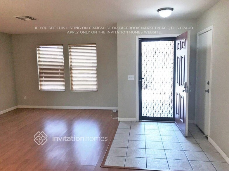 Building Photo - 4125 E Hide Trail