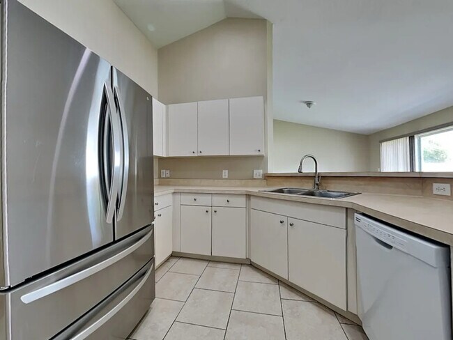 Building Photo - 3204 Thoroughbred Loop N