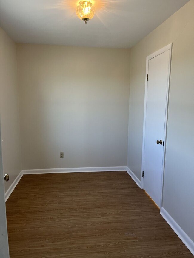 Building Photo - 8298 Scenic Dr