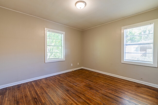 Building Photo - 1677 Echles St