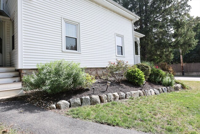 Building Photo - 50 Front St