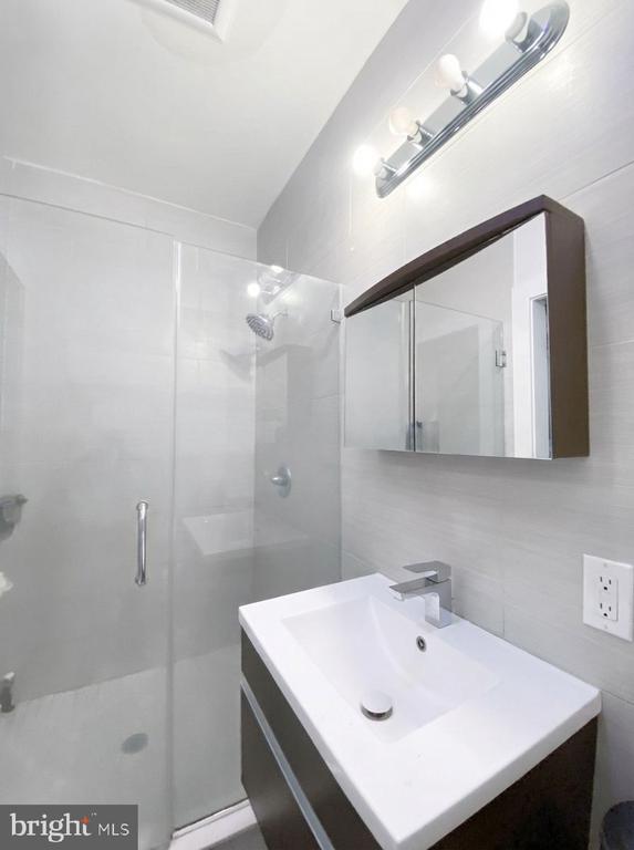 Building Photo - 1620 W Jefferson St