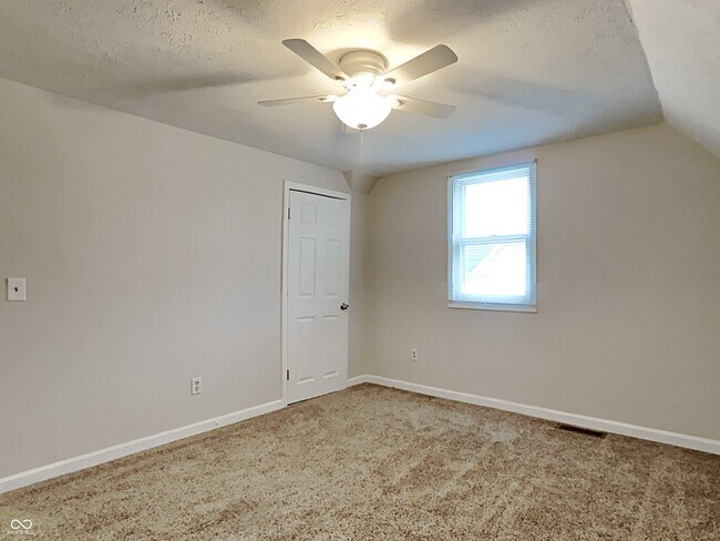 Building Photo - 116 UNIT B S B St