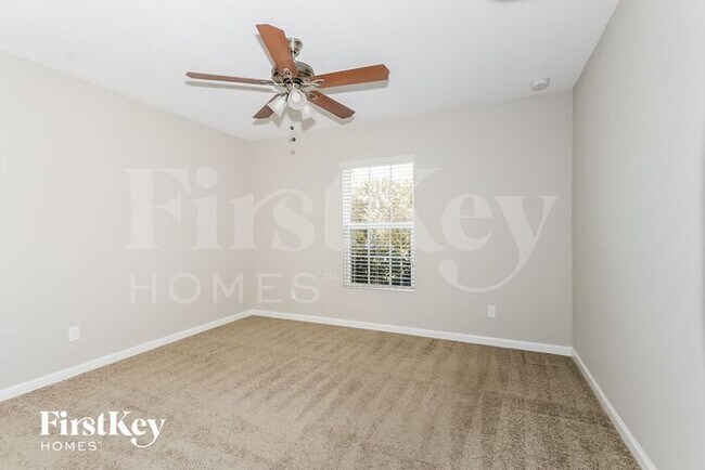 Building Photo - 2568 SW Deckard St