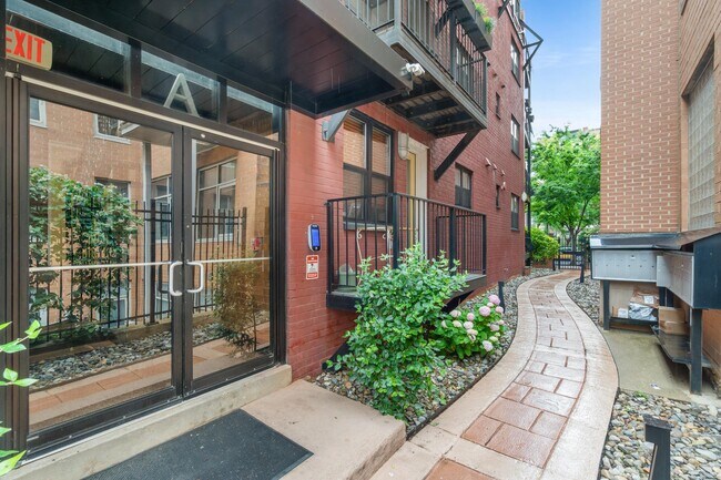 Building Photo - 1354 Euclid St NW