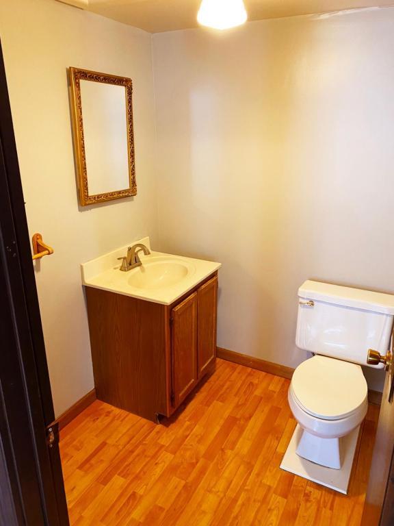 Building Photo - 424 6th Ave