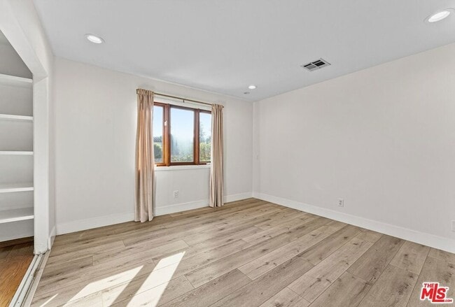 Building Photo - 15123 Greenleaf St