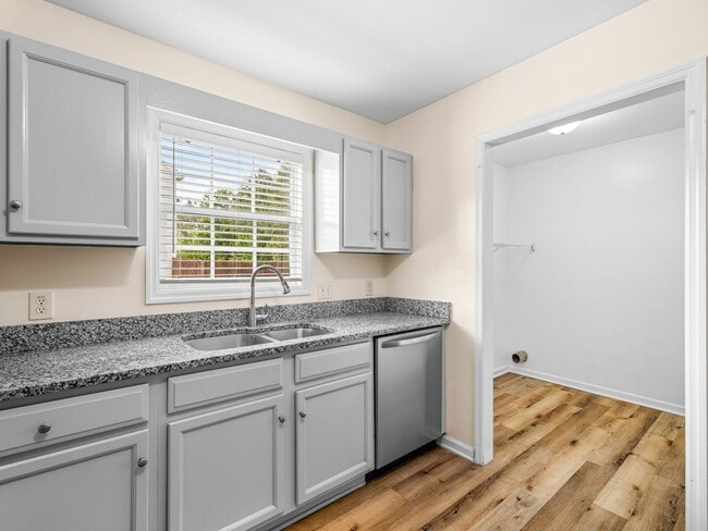 Building Photo - Aragona Village