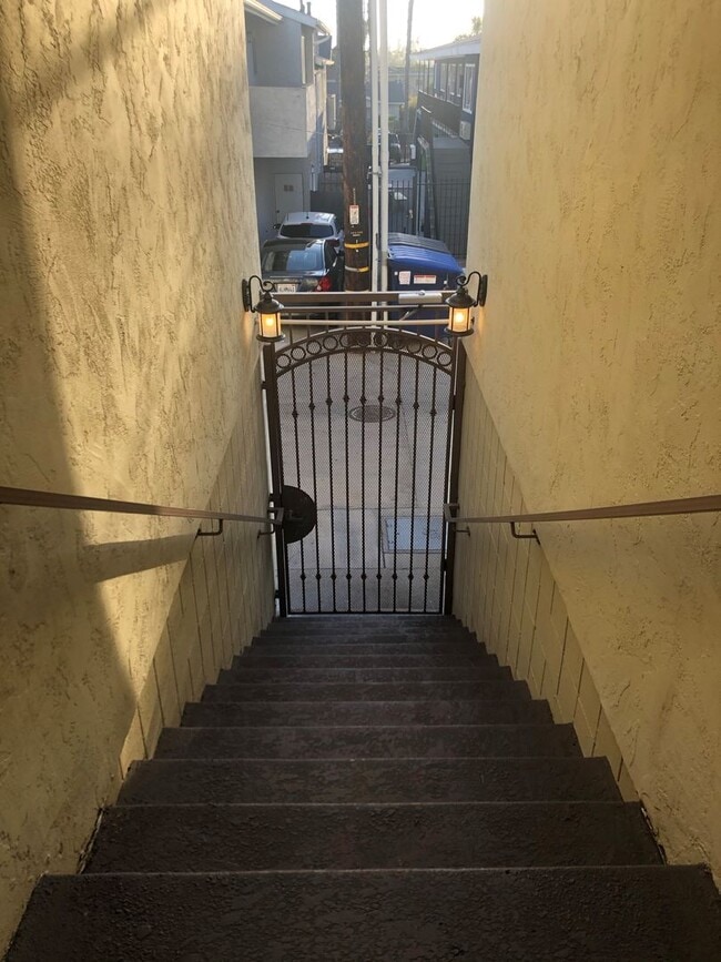 Building Photo - Upgraded, 1 Bedroom, 1 Bath in North Park!