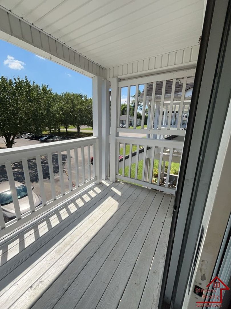 Building Photo - 430 Oriole Dr