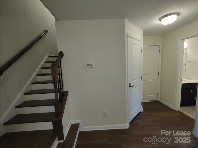 Building Photo - 4068 Zilker Park Dr