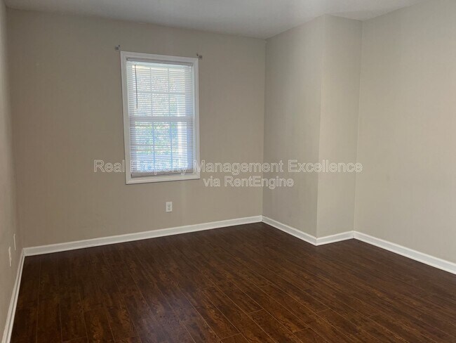 Building Photo - 709 S Webb St