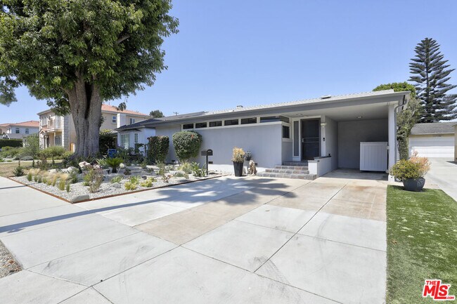 Building Photo - 2672 Veteran Ave