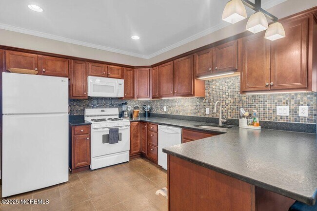 Building Photo - 500 Deal Lake Dr