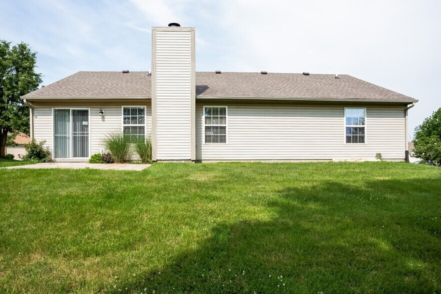 Building Photo - 421 N Shore Ct