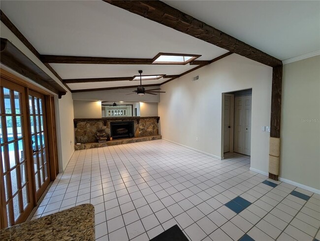 Building Photo - 1117 Lakemont Dr