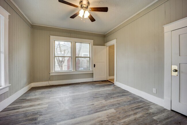 Building Photo - Freshly Updated 3 Bedroom Home