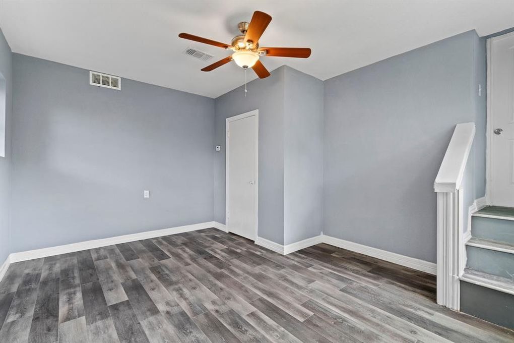 Building Photo - 1910 Danube Dr