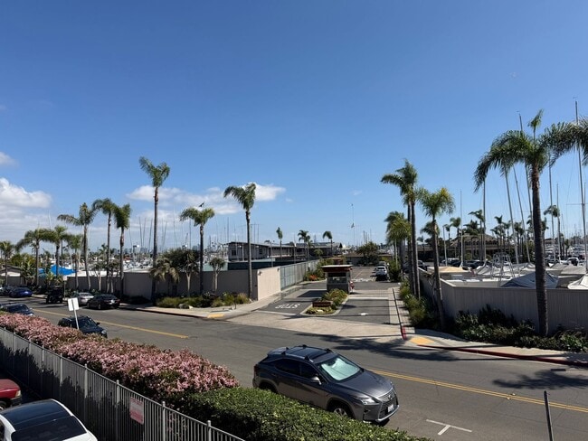 Building Photo - 1021 Scott St