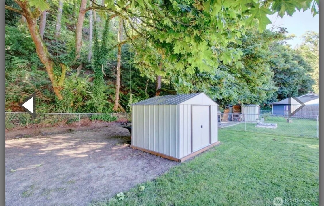 More back yard w/8x10 storage shed - 11040 N Skagit St