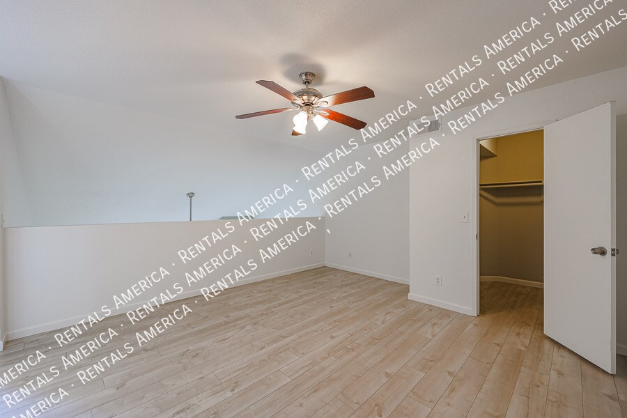 Building Photo - 4850 E Desert Cove Ave