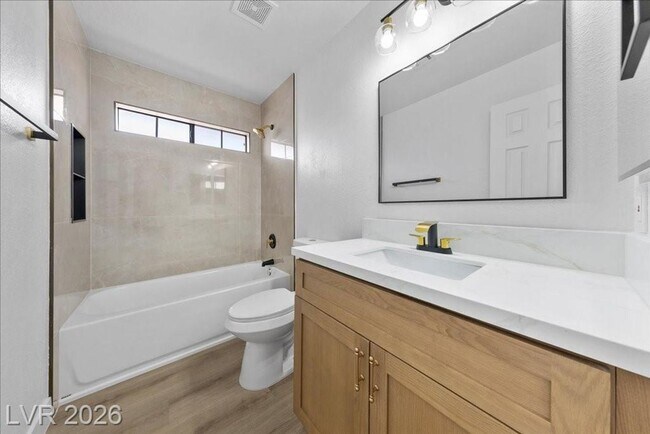 Building Photo - Beautifully 3 bedroom updated home located in the guard-gated Los Prados Golf Community!