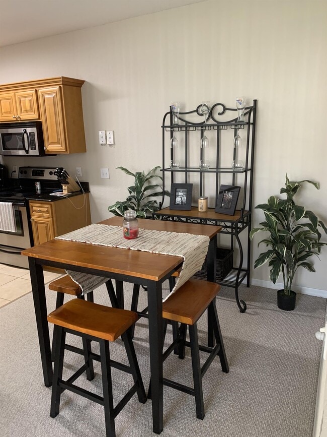 Building Photo - 858 Grand Regency Pointe