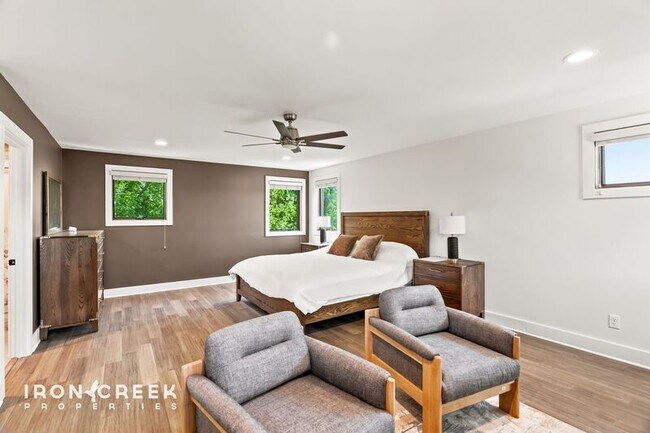 Building Photo - 3015 Sand Hill Crane Dr