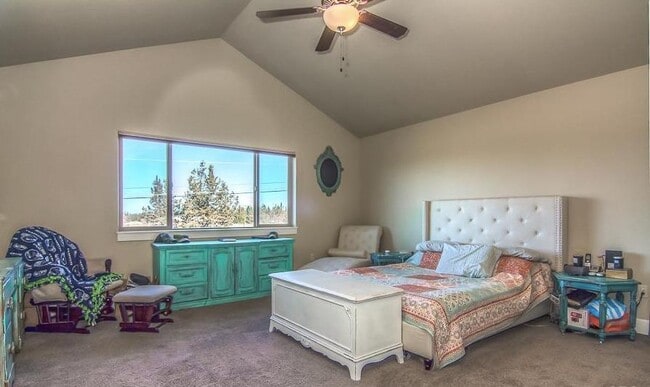Building Photo - Beautiful 4 Bedroom Home on Bends Eastside!