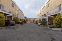 Building Photo - 132 N Duncan St