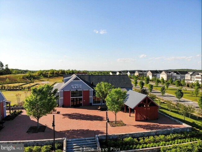 Building Photo - POTOMAC SHORES - BEAUTIFUL VIEWS! (interne...