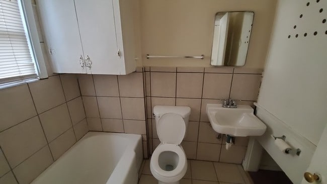 Building Photo - Adorable! 2nd Chance Rental