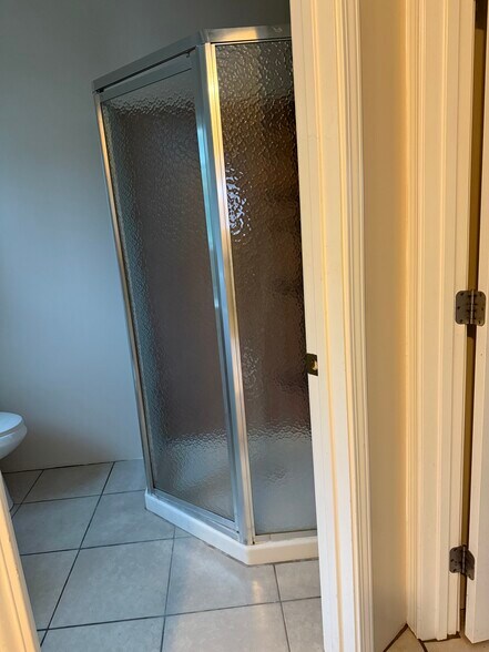 Standup shower in bathroomm - 17526 Horace St