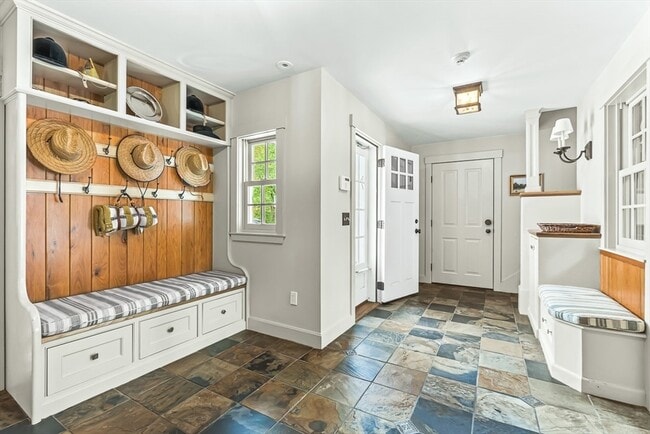 Building Photo - 60 Washington St