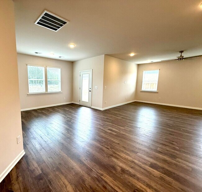 Building Photo - 9093 Malahide Ln