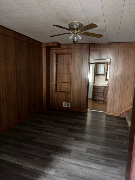 Building Photo - 742 Genesee St