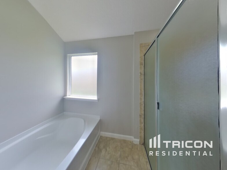Building Photo - 495 Apple Creek Dr