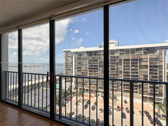 Building Photo - 1901 Brickell Ave