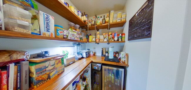 Building Photo - 3D TOUR + BEAUTIFUL HOME + 3 Car Garage + Fenced In Yard! Available July 3rd!