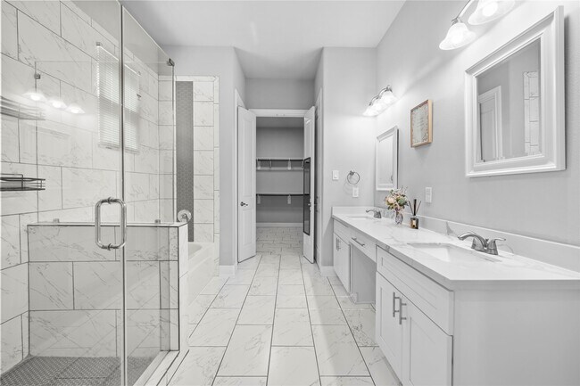 Building Photo - 8938 Intervale St