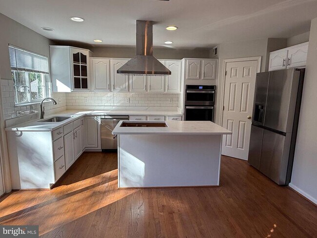 Building Photo - 20453 Charter Oak Dr